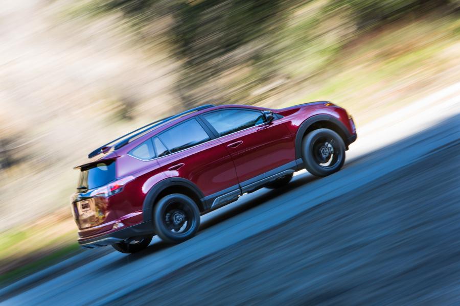  Toyota RAV4 Adventure 2017 года  (NA) (фото 7 из 21)